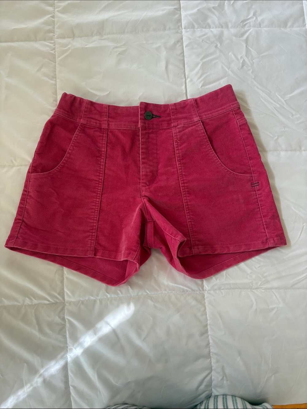 Toad&Co Rose Mid-rise Pink Corduroy Shorts